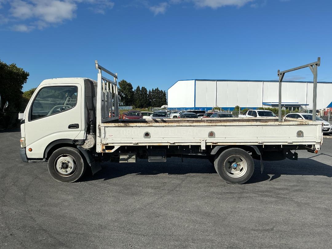 Photo '6' of Hino Dutro Flat Deck