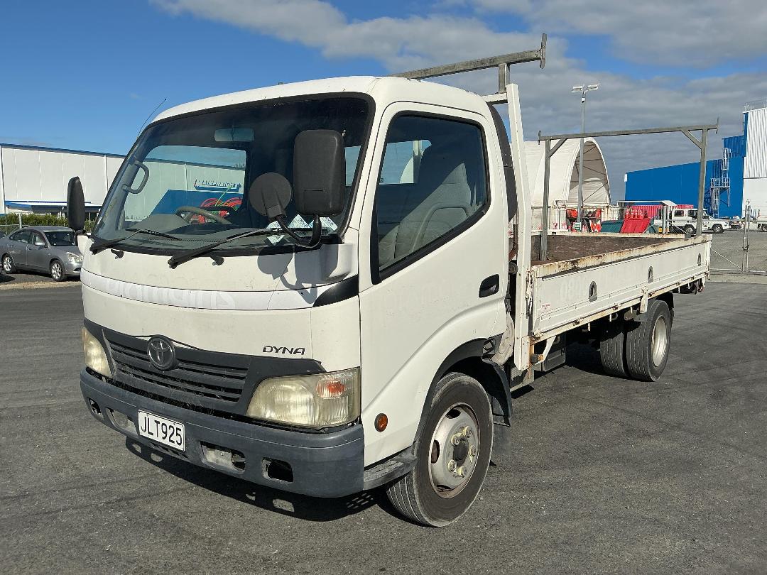 Photo '9' of Hino Dutro Flat Deck