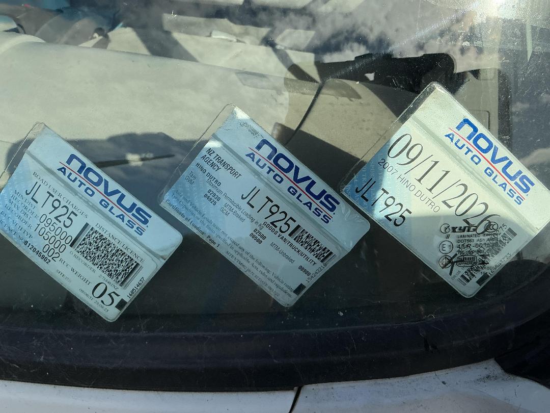 Photo '19' of Hino Dutro Flat Deck