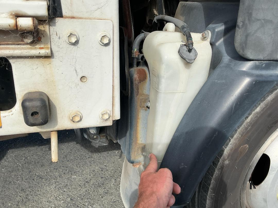 Photo '29' of Hino Dutro Flat Deck