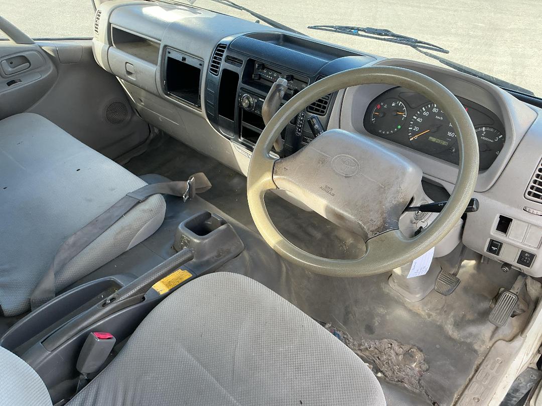 Photo '12' of Hino Dutro Flat Deck