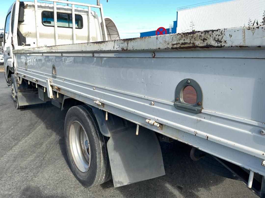 Photo '39' of Hino Dutro Flat Deck