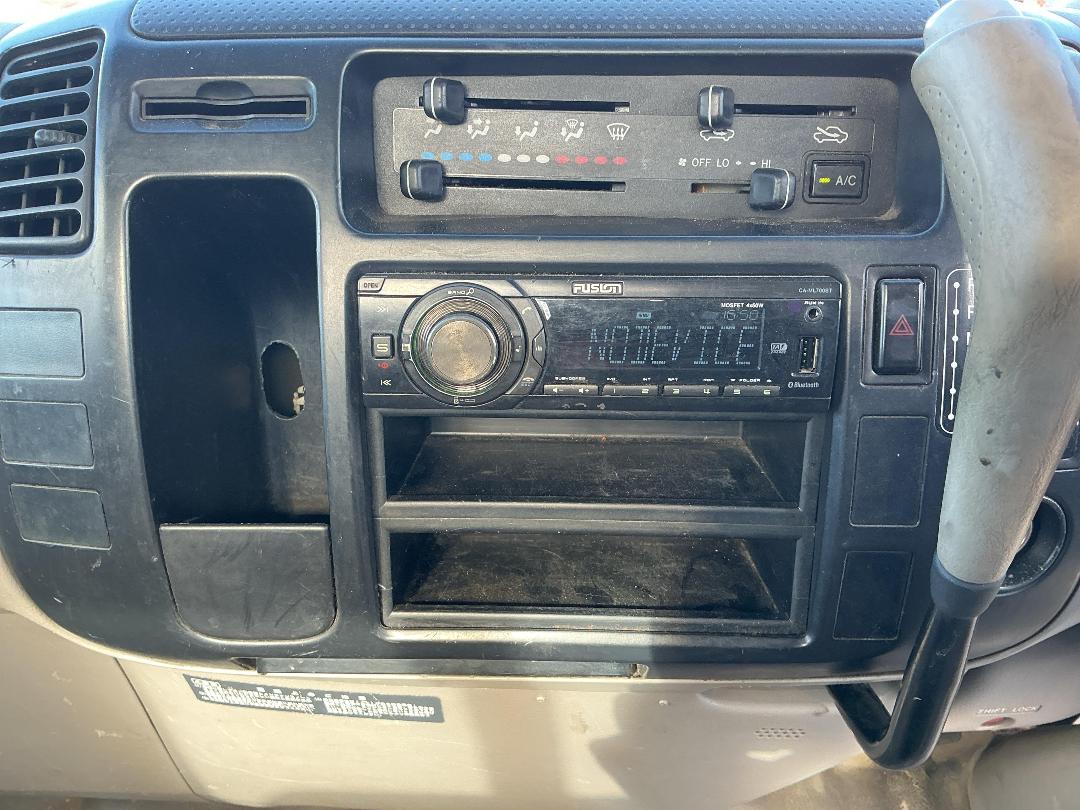 Photo '36' of Hino Dutro Flat Deck