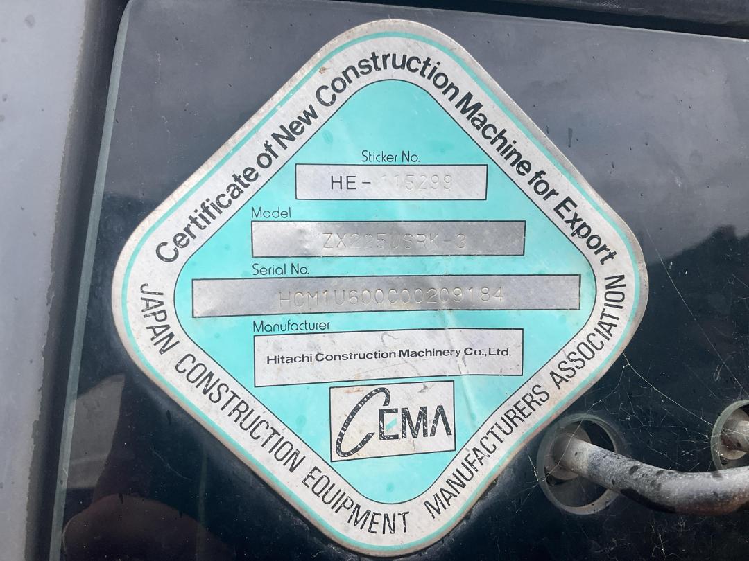 Photo '33' of Hitachi ZX225 USRK Excavator Photo '33' of Hitachi ZX225 USRK Excavator