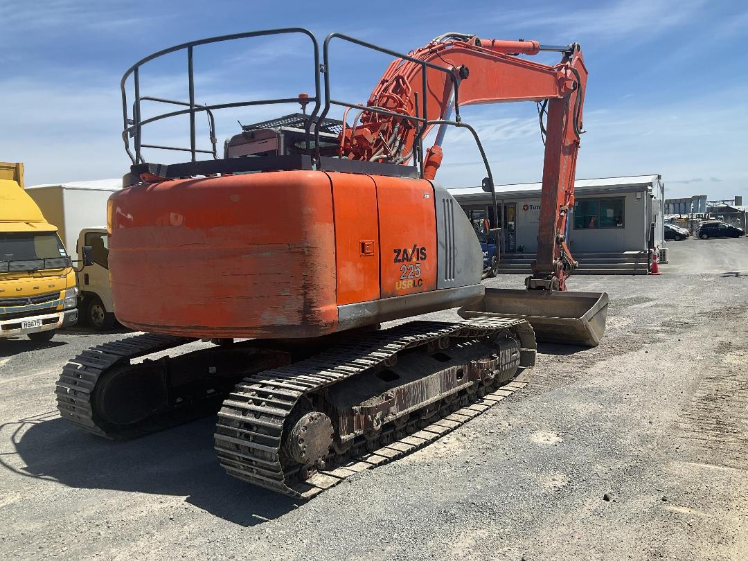 Photo '4' of Hitachi ZX225 USRK Excavator Photo '4' of Hitachi ZX225 USRK Excavator