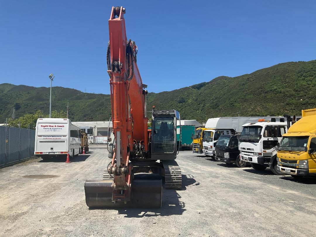 Photo '10' of Hitachi ZX225 USRK Excavator Photo '10' of Hitachi ZX225 USRK Excavator