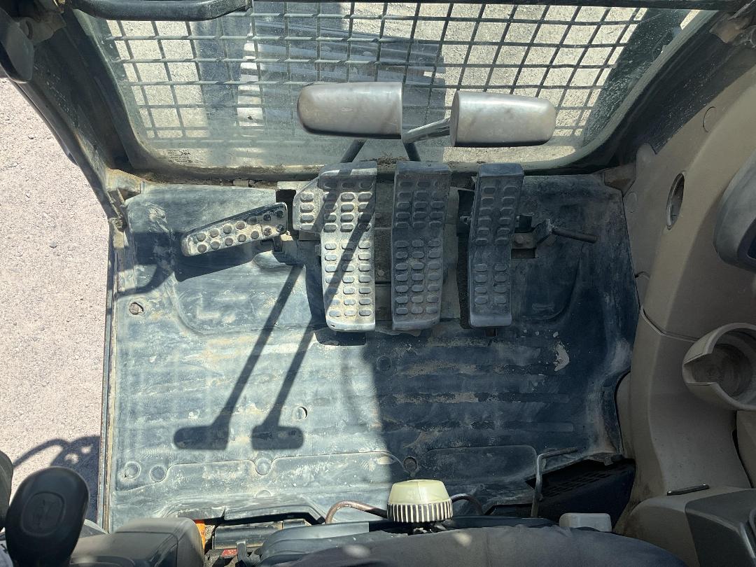 Photo '21' of Hitachi ZX225 USRK Excavator Photo '21' of Hitachi ZX225 USRK Excavator