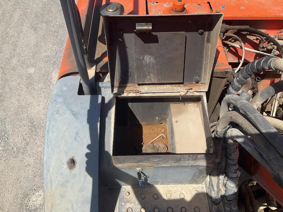 Photo '27' of Hitachi ZX225 USRK Excavator Photo '27' of Hitachi ZX225 USRK Excavator