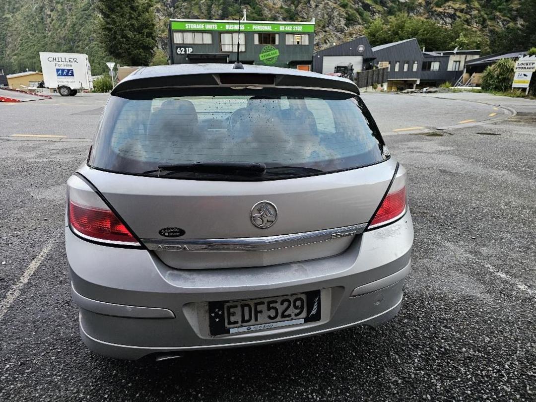 Photo '5' of Holden Astra SRI