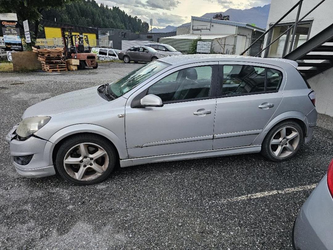 Photo '7' of Holden Astra SRI