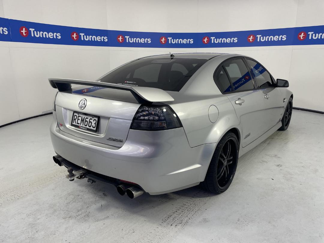 Photo '7' of Holden Commodore Photo '7' of Holden Commodore