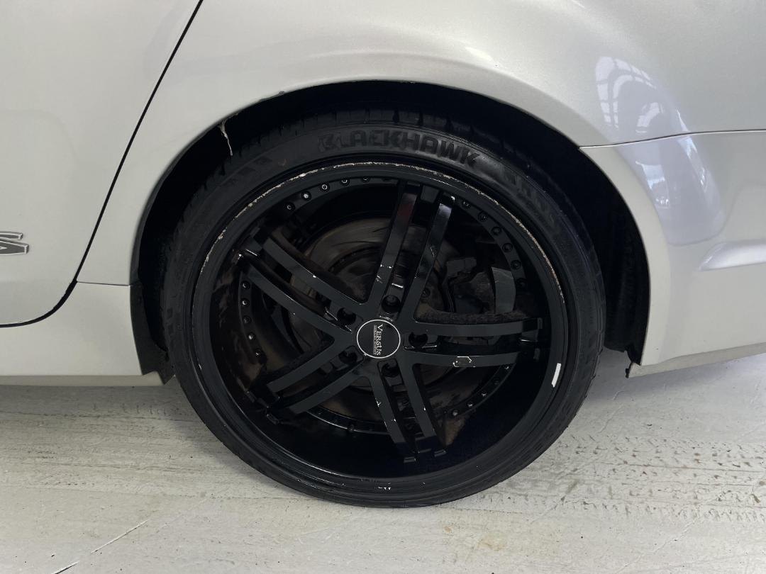 Photo '11' of Holden Commodore Photo '11' of Holden Commodore