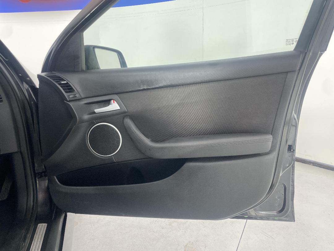 Photo '15' of Holden Commodore Photo '15' of Holden Commodore