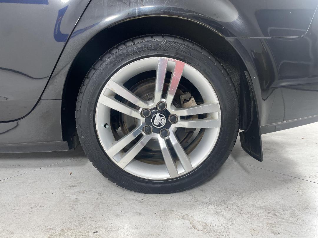 Photo '11' of Holden Commodore Photo '11' of Holden Commodore