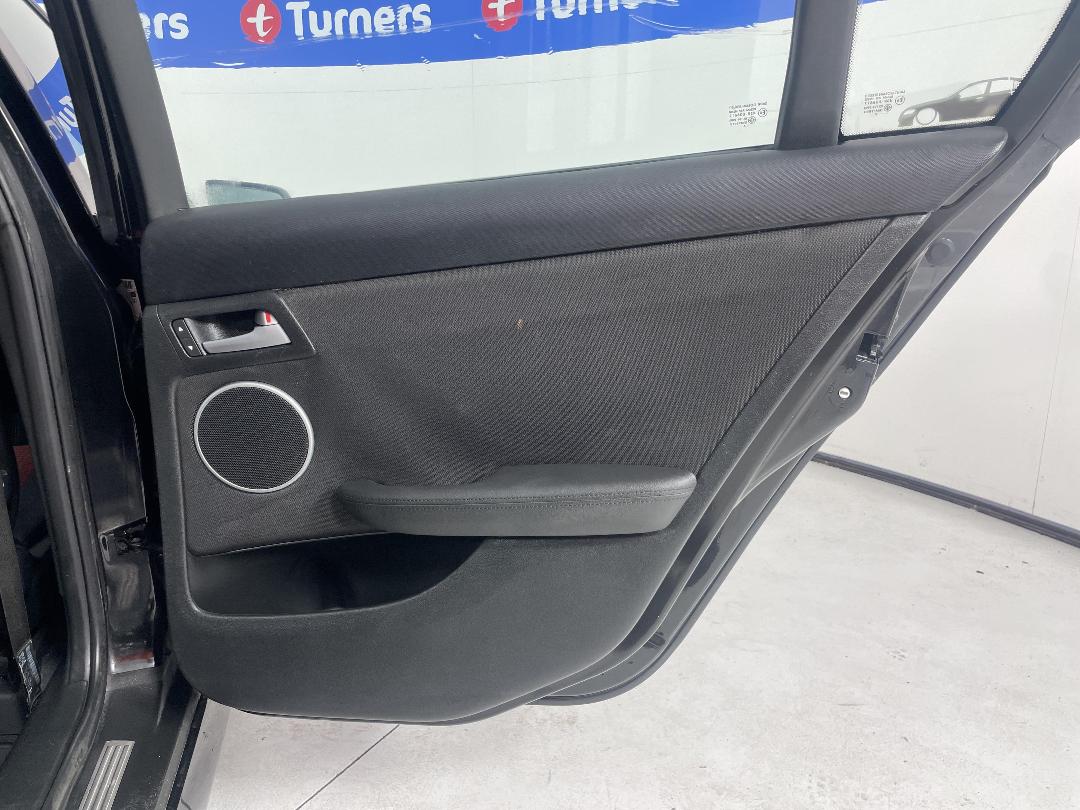 Photo '19' of Holden Commodore Photo '19' of Holden Commodore