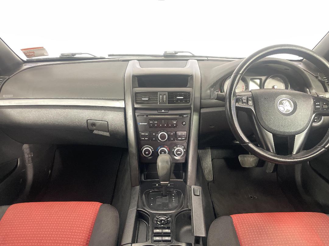 Photo '17' of Holden Commodore Photo '17' of Holden Commodore