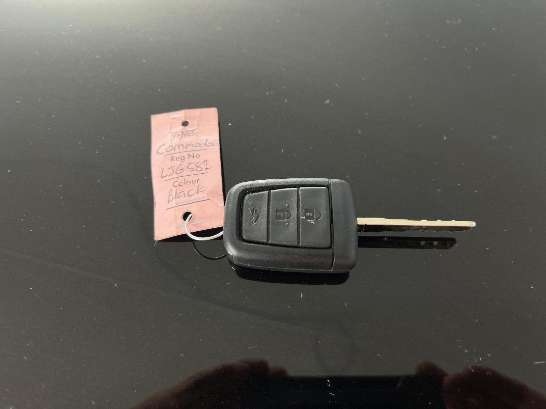 Photo '22' of Holden Commodore