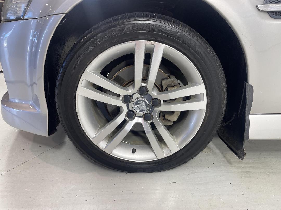 Photo '10' of Holden Commodore