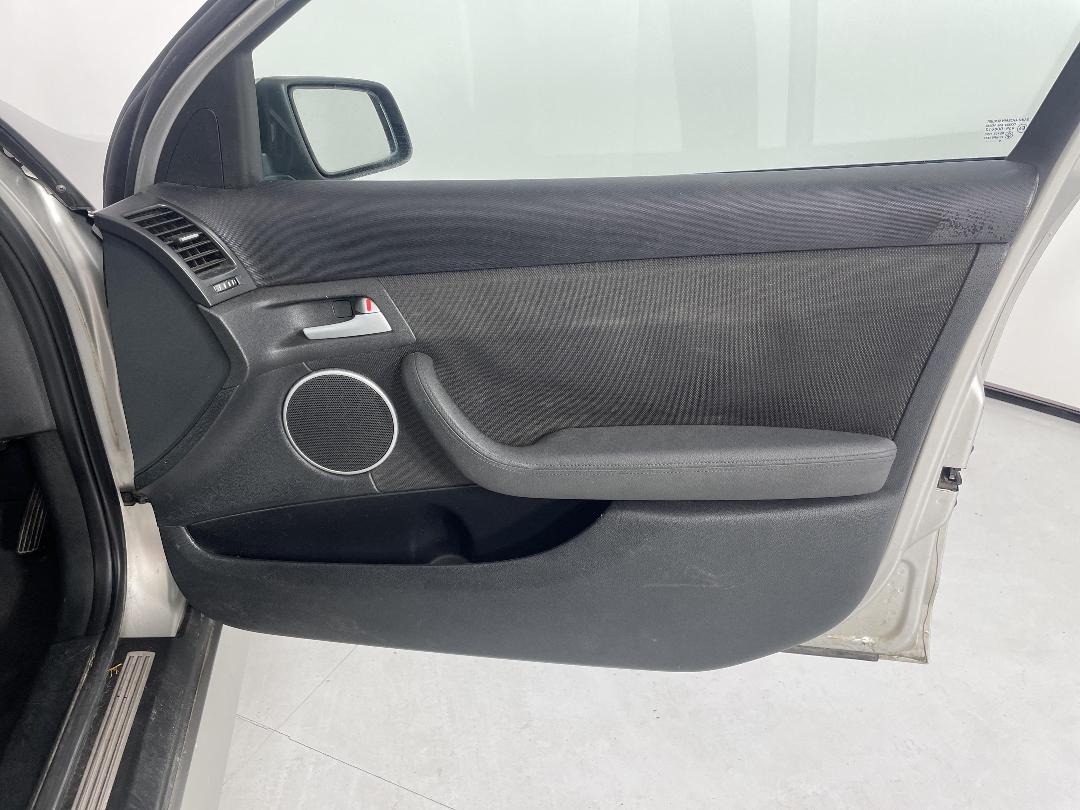 Photo '15' of Holden Commodore