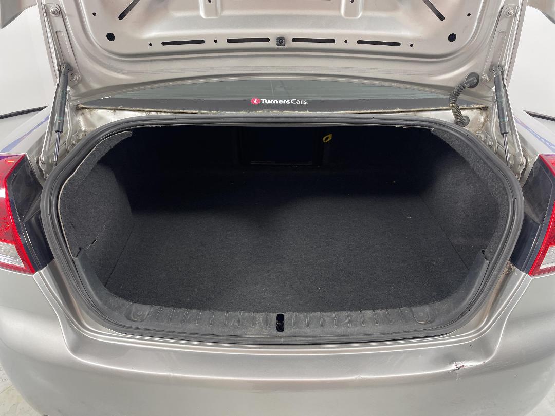 Photo '14' of Holden Commodore