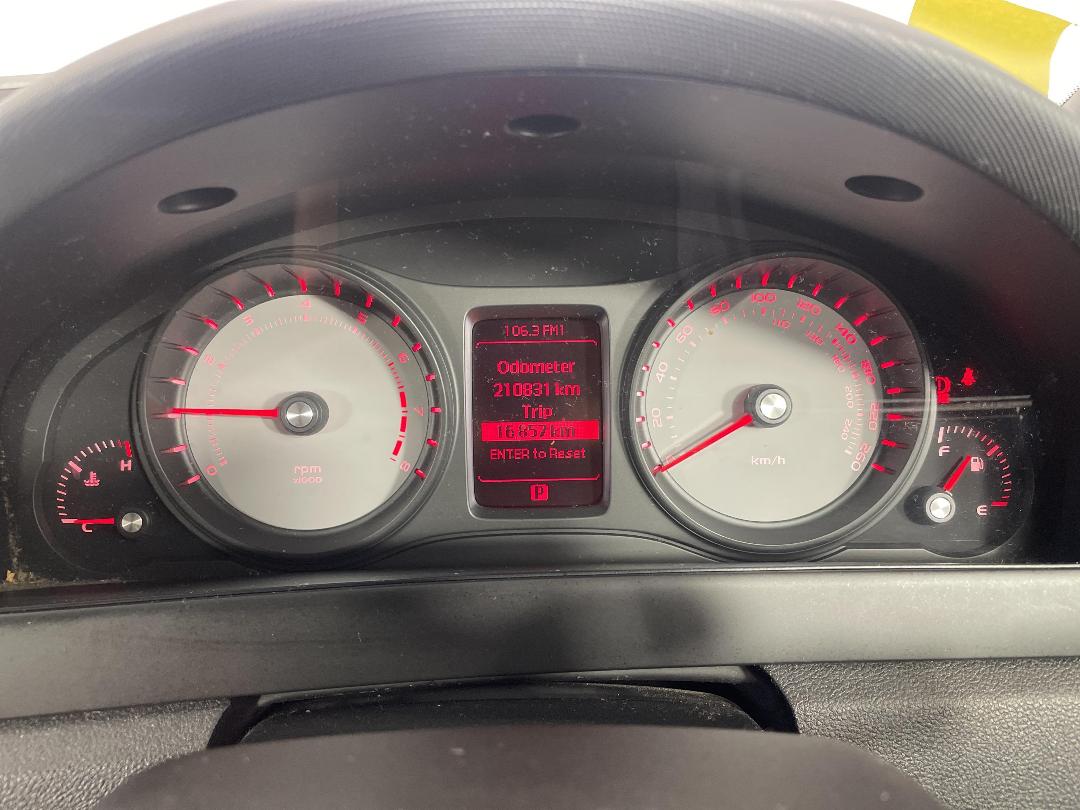 Photo '21' of Holden Commodore