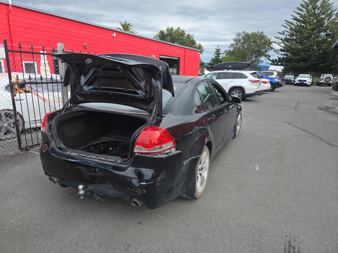 Photo '2' of Holden Commodore SV6