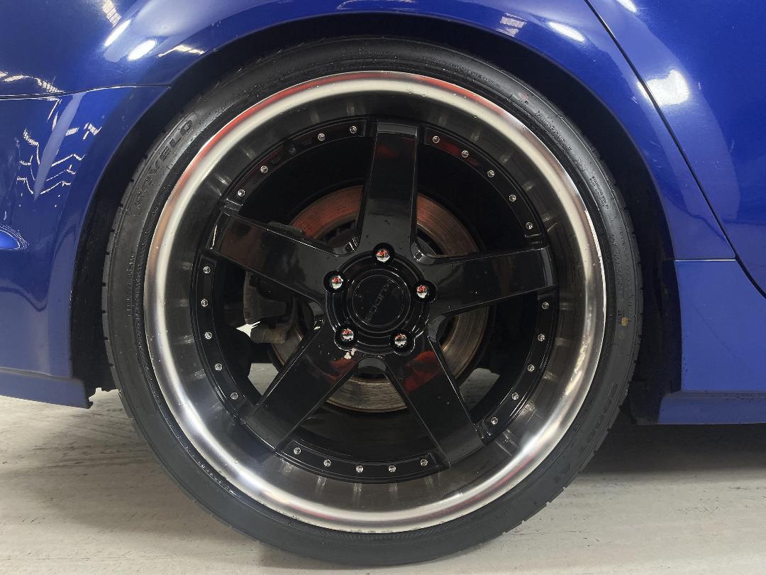 Photo '12' of Holden Commodore Photo '12' of Holden Commodore