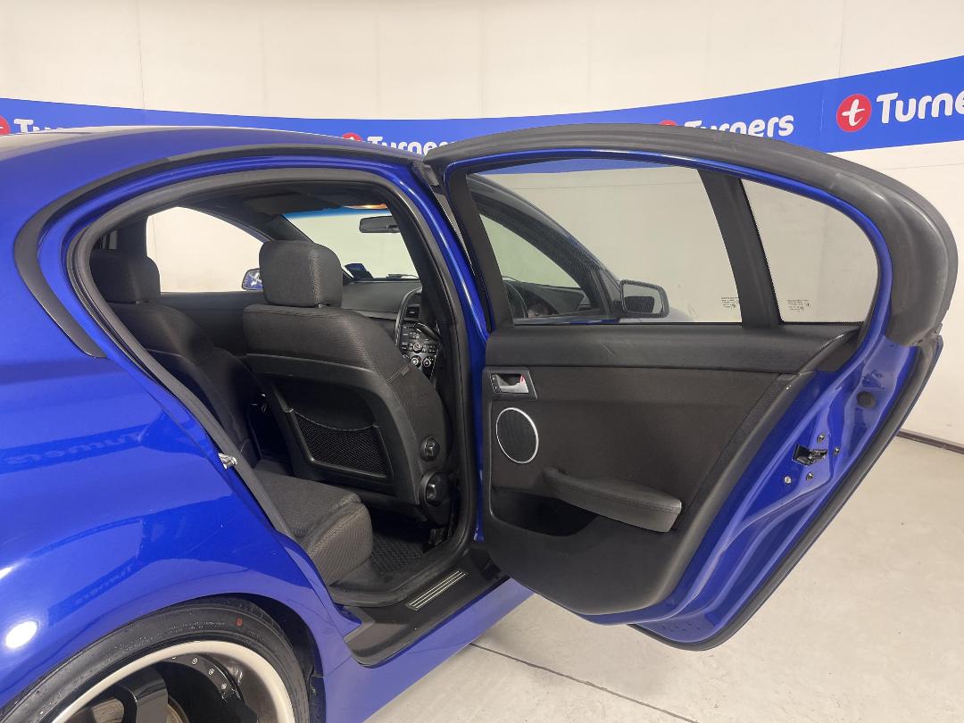 Photo '19' of Holden Commodore Photo '19' of Holden Commodore