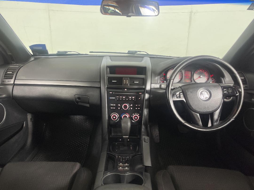 Photo '17' of Holden Commodore Photo '17' of Holden Commodore