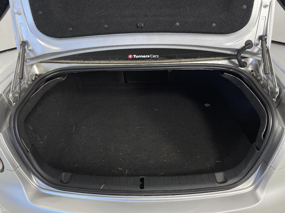 Photo '14' of Holden Commodore