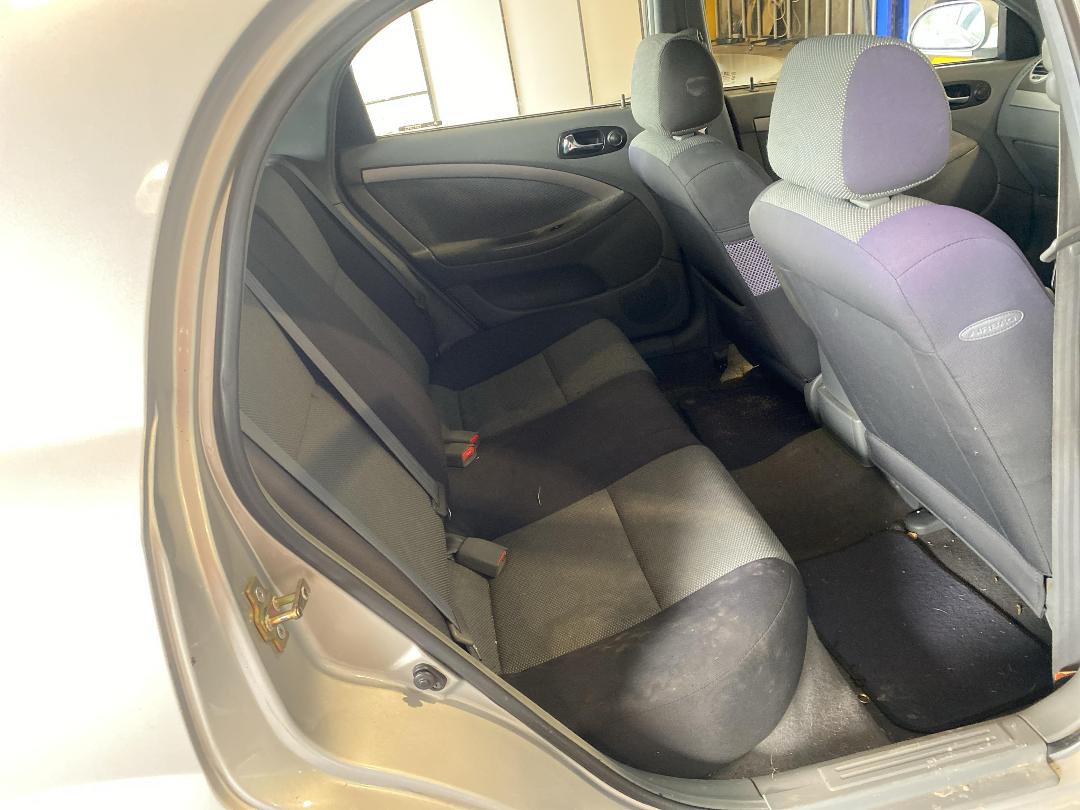 Photo '7' of Holden Viva Photo '7' of Holden Viva