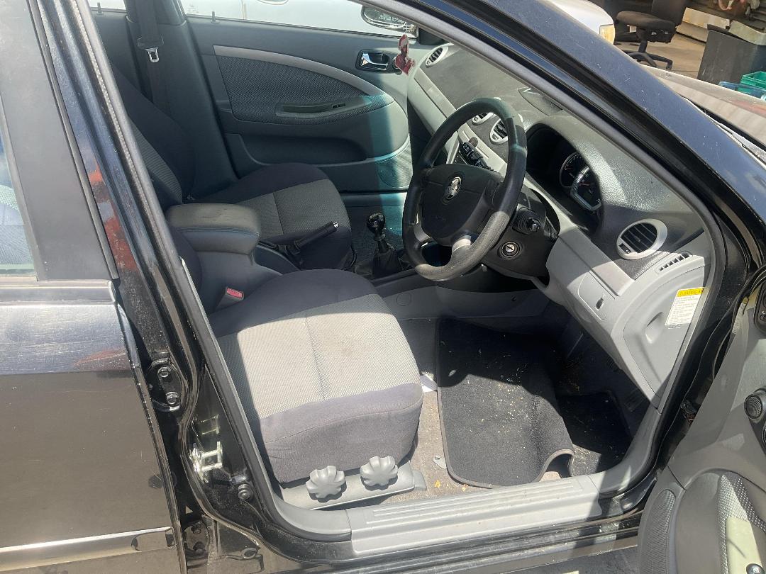 Photo '9' of Holden Viva Photo '9' of Holden Viva