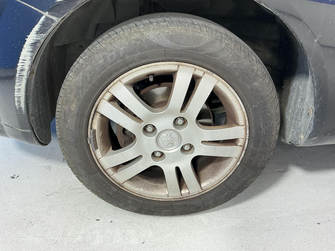 Photo '5' of Holden Viva