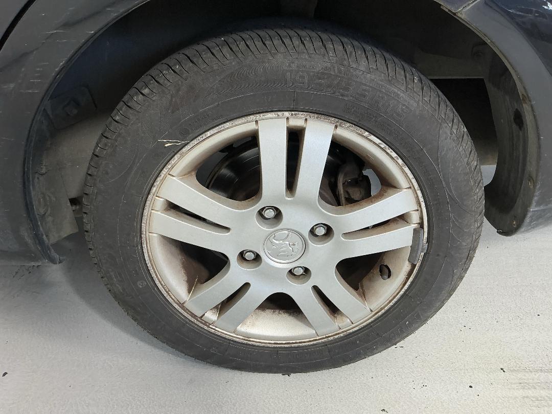 Photo '11' of Holden Viva