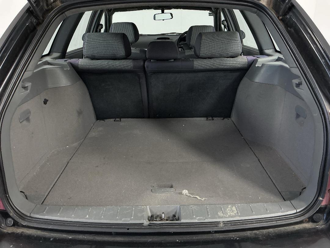 Photo '12' of Holden Viva