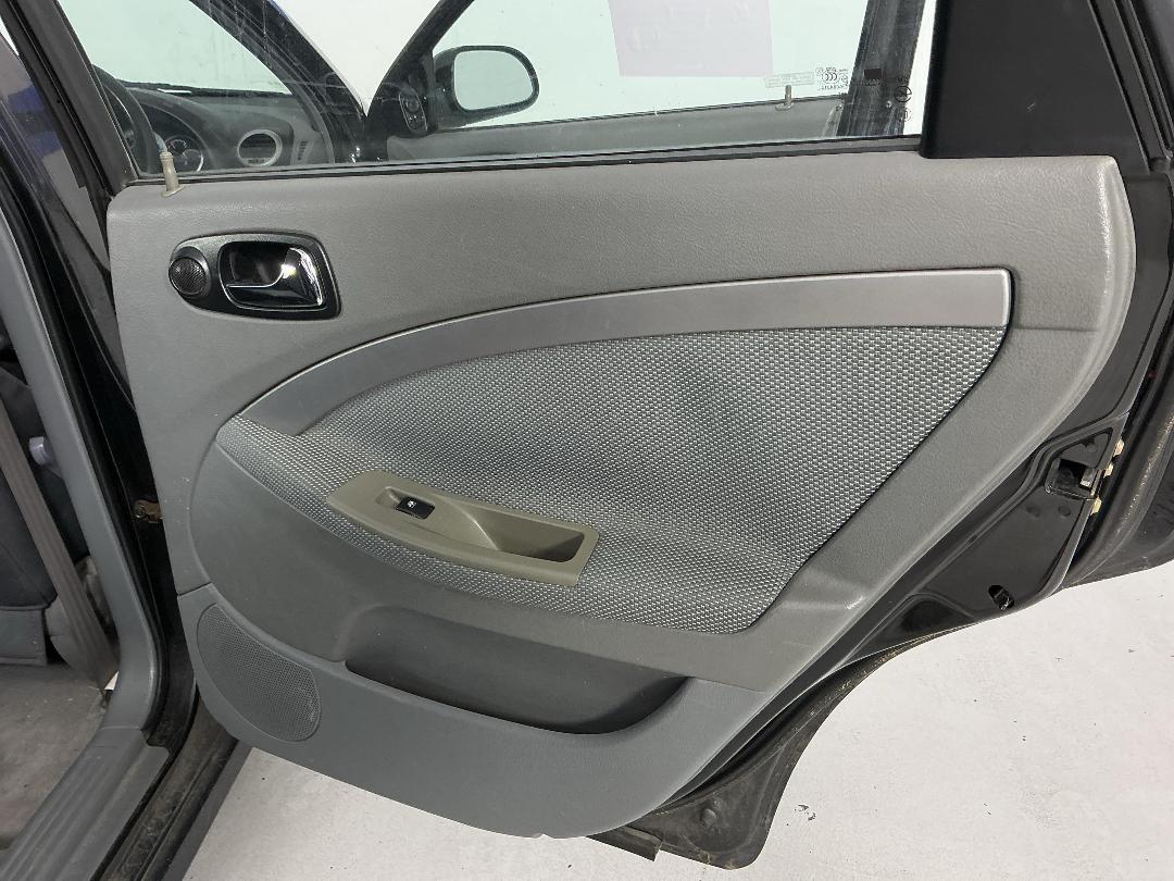 Photo '17' of Holden Viva