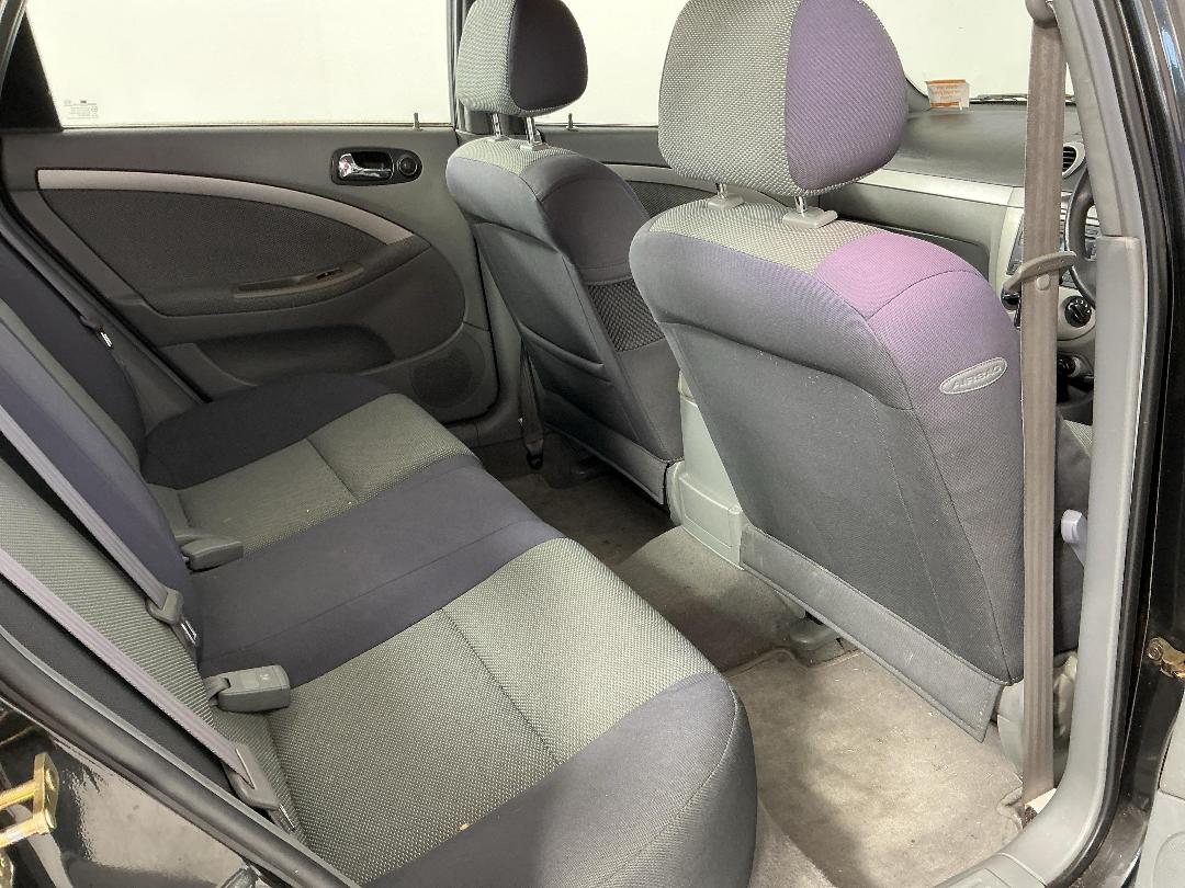 Photo '18' of Holden Viva