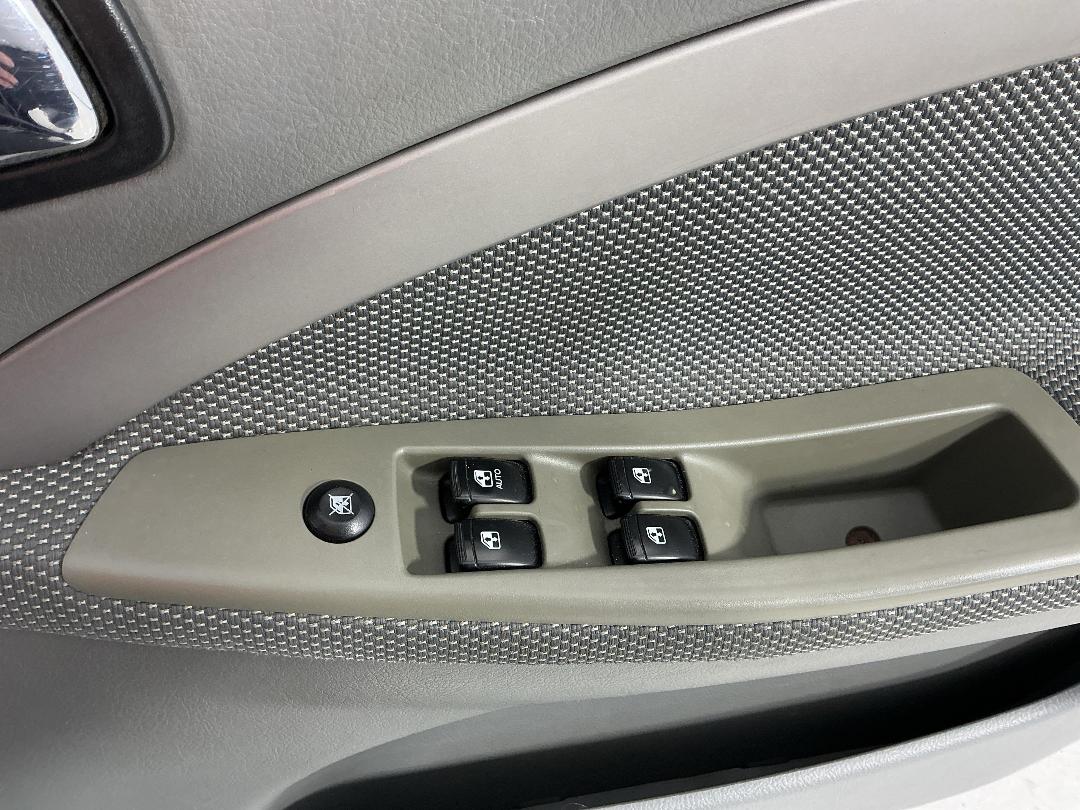 Photo '21' of Holden Viva