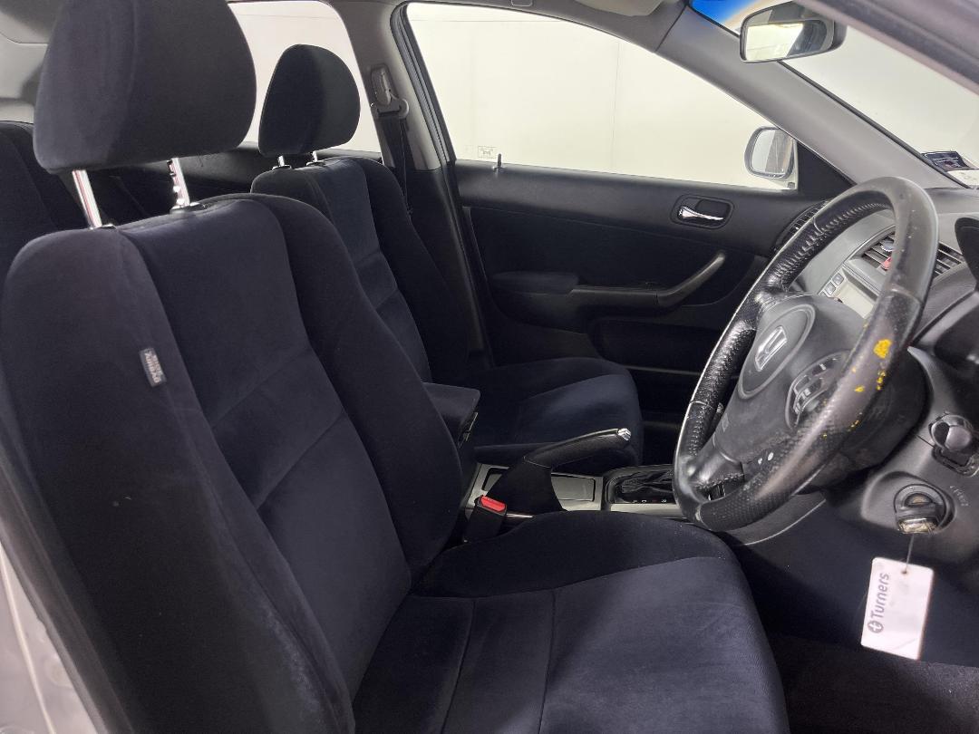 Photo '16' of Honda Accord