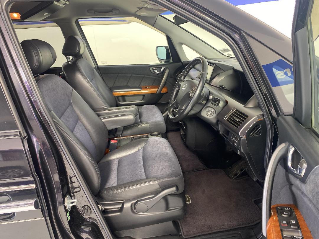 Photo '16' of Honda Elysion Photo '16' of Honda Elysion