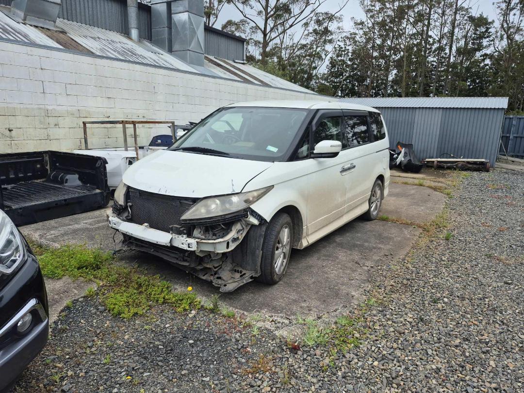 Photo '10' of Honda Elysion Photo '10' of Honda Elysion