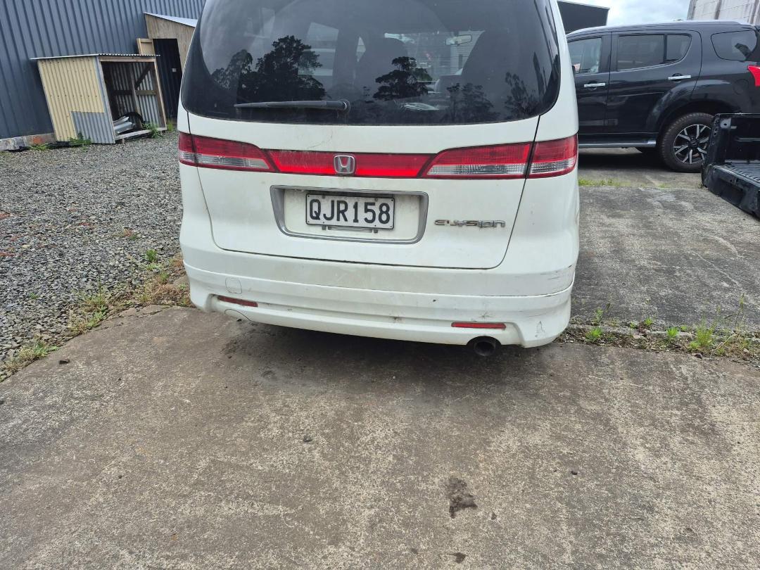 Photo '4' of Honda Elysion Photo '4' of Honda Elysion