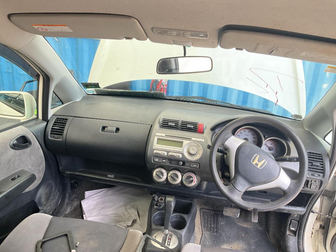 Photo '16' of Honda FIT Photo '16' of Honda FIT