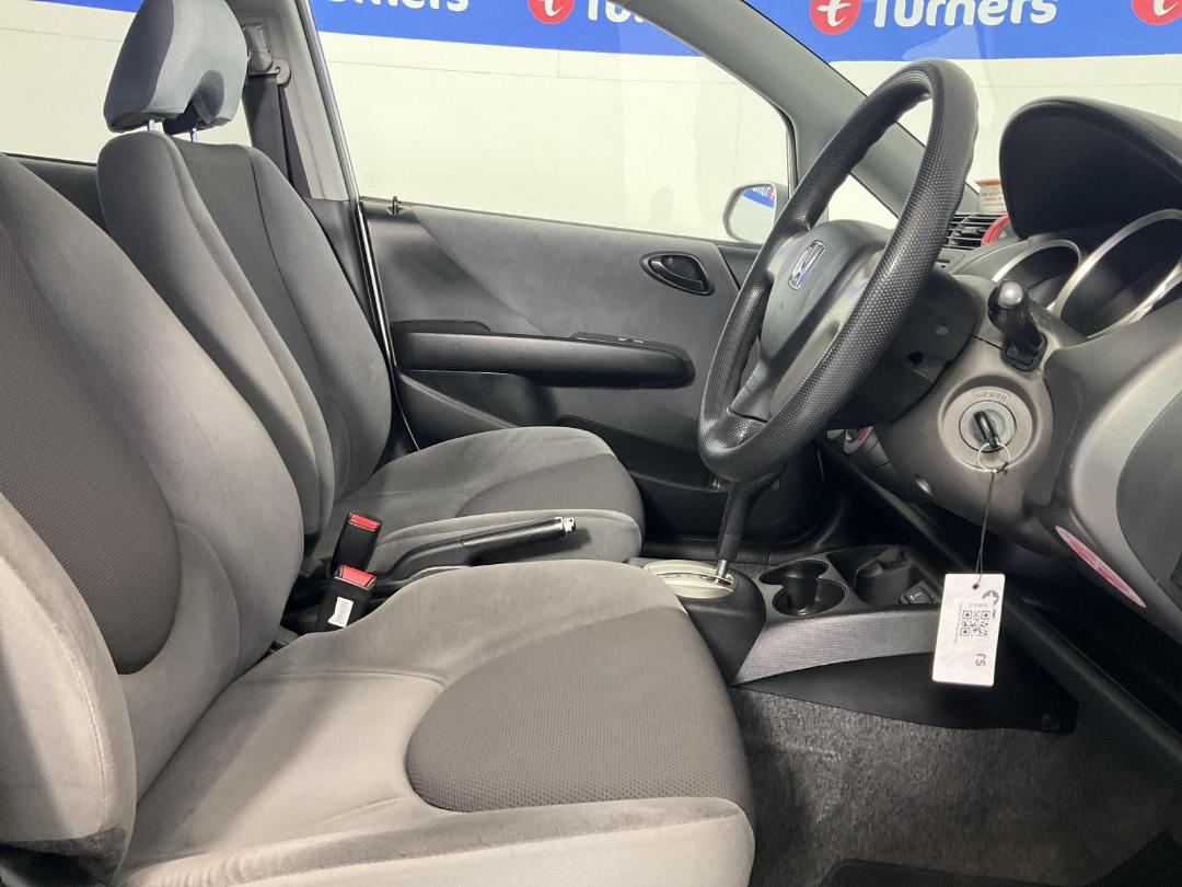 Photo '16' of Honda FIT