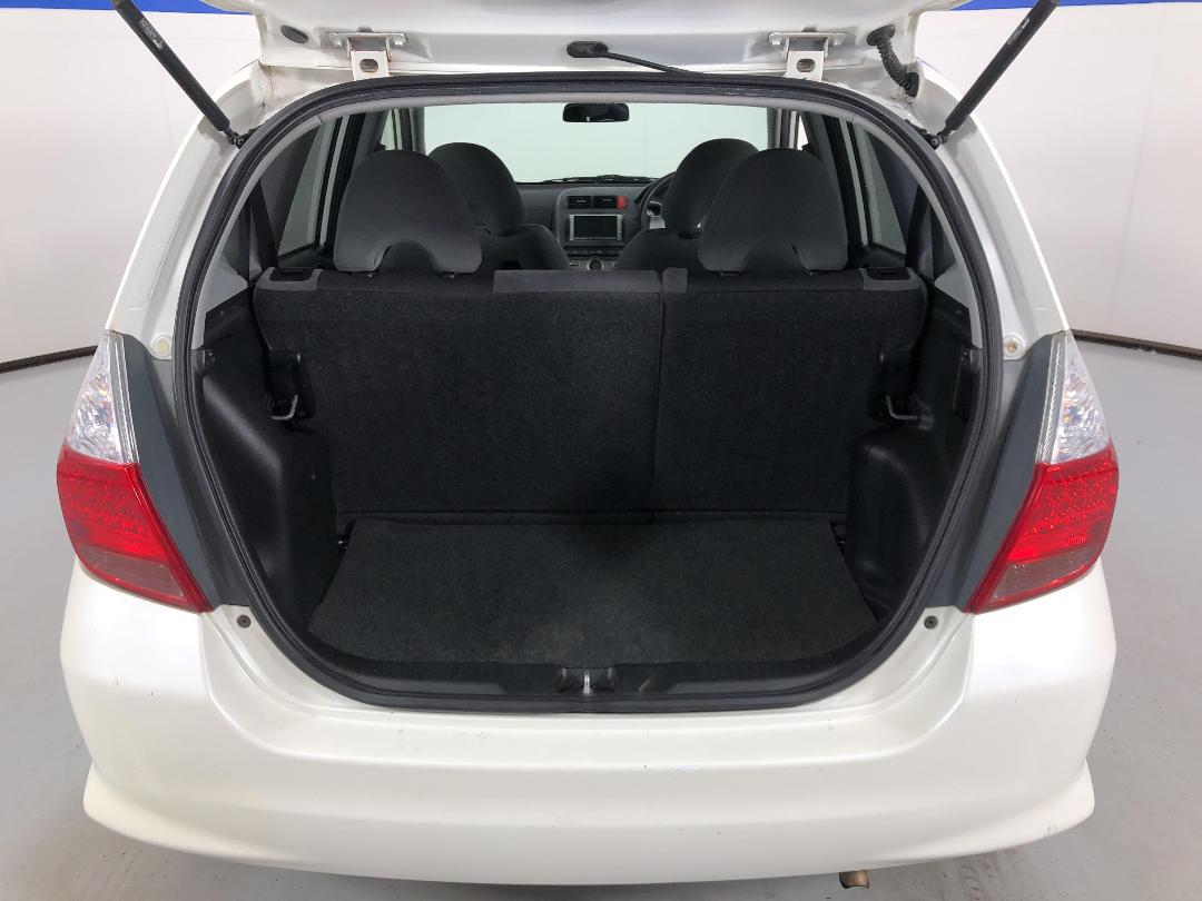 Photo '14' of Honda FIT Photo '14' of Honda FIT