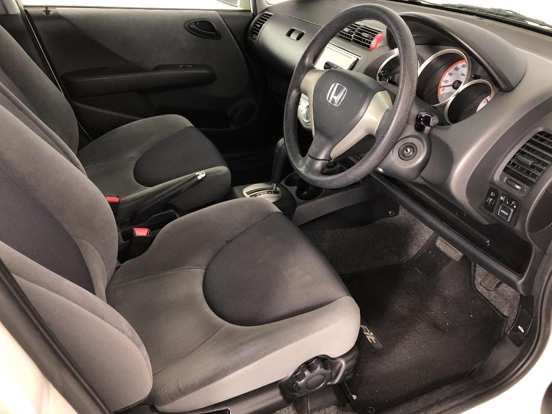 Photo '16' of Honda FIT Photo '16' of Honda FIT