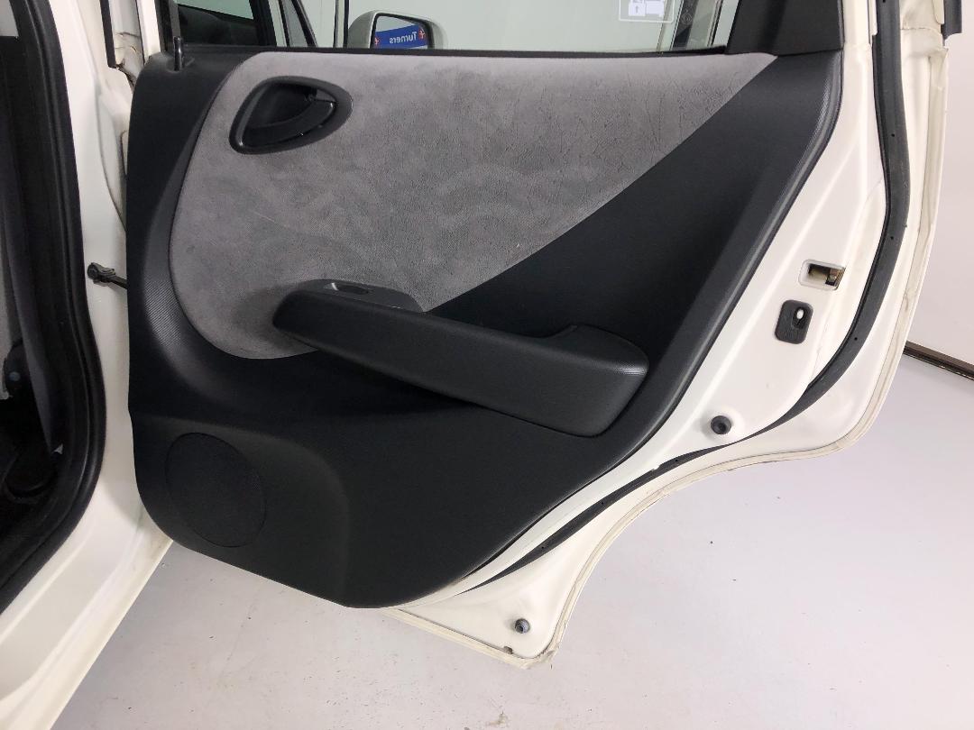 Photo '19' of Honda FIT Photo '19' of Honda FIT