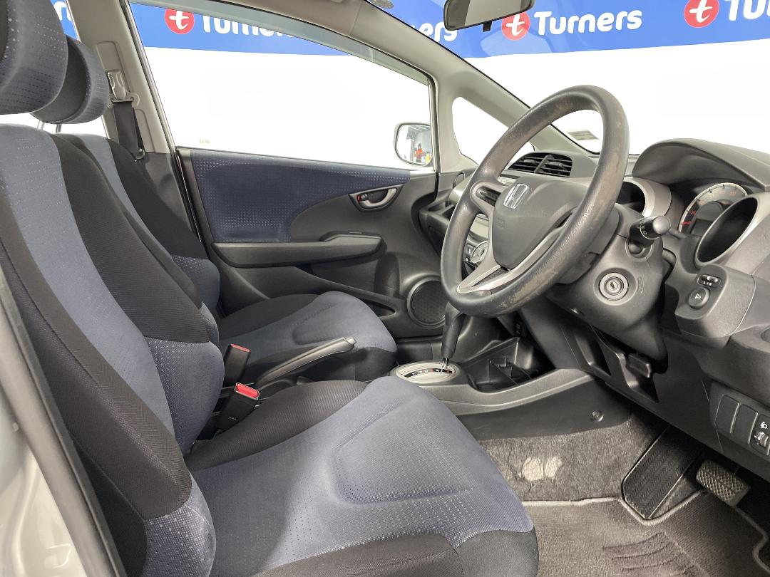 Photo '16' of Honda FIT