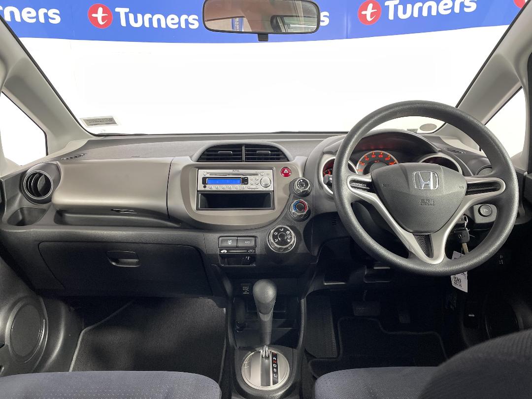 Photo '17' of Honda FIT