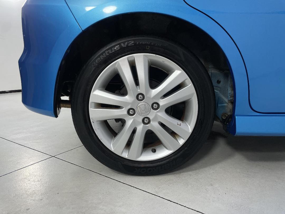 Photo '12' of Honda FIT Photo '12' of Honda FIT